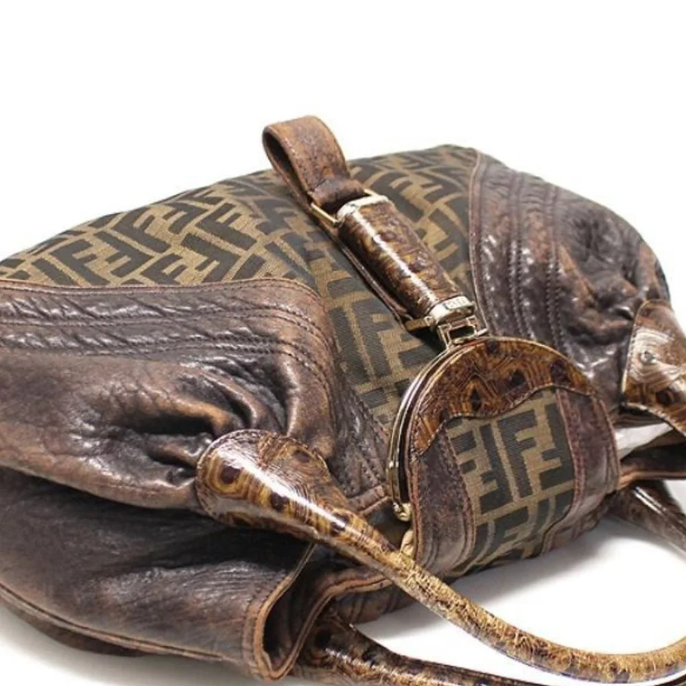 authentic FENDI Brown Leather Gold-plated Spy Shoulder Bag - Picture 2 of 16